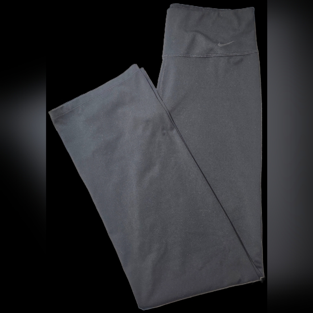 Nike Dri-FIT Women’s Activewear Bundle Pants & Capri Leggings Size - Picture 2 of 15